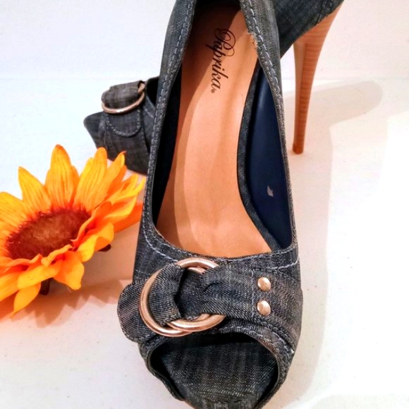 🎁FREE GIFT INCLUDED🎁 NWOT Denim Stiletto Platform Peep Toe Heels Metal Accent - Picture 5 of 15